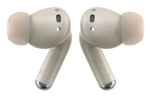 Motorola Moto Buds Plus beach sand