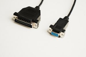 MicroConnect Serial Cable DB9-DB25 1,8M   F/M black