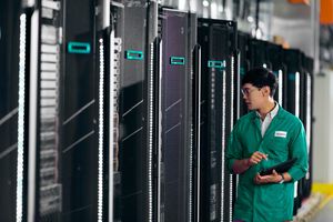 Server HPE DL360 Gen11 Stg Cntrl Enable Cbl Kit