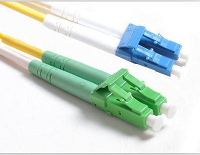 MicroConnect LC/UPC-LC/APC 3m OS2 Fibre Patch Cable SINGELMODE DUPLEX OS2 LSZH Yellow